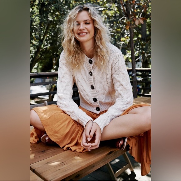 🎉LAST PIECE🎉FREE PEOPLE Bonfire Cardigan Sweater Cream - Picture 2 of 10